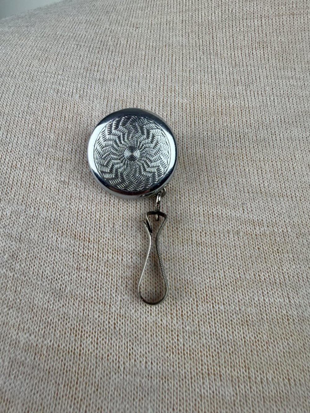 Vintage Ketcham & McDougall Silver Tone Retractable Chain Pin Brooch Key Keeper